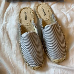 Brand new Soludos mules / slippers